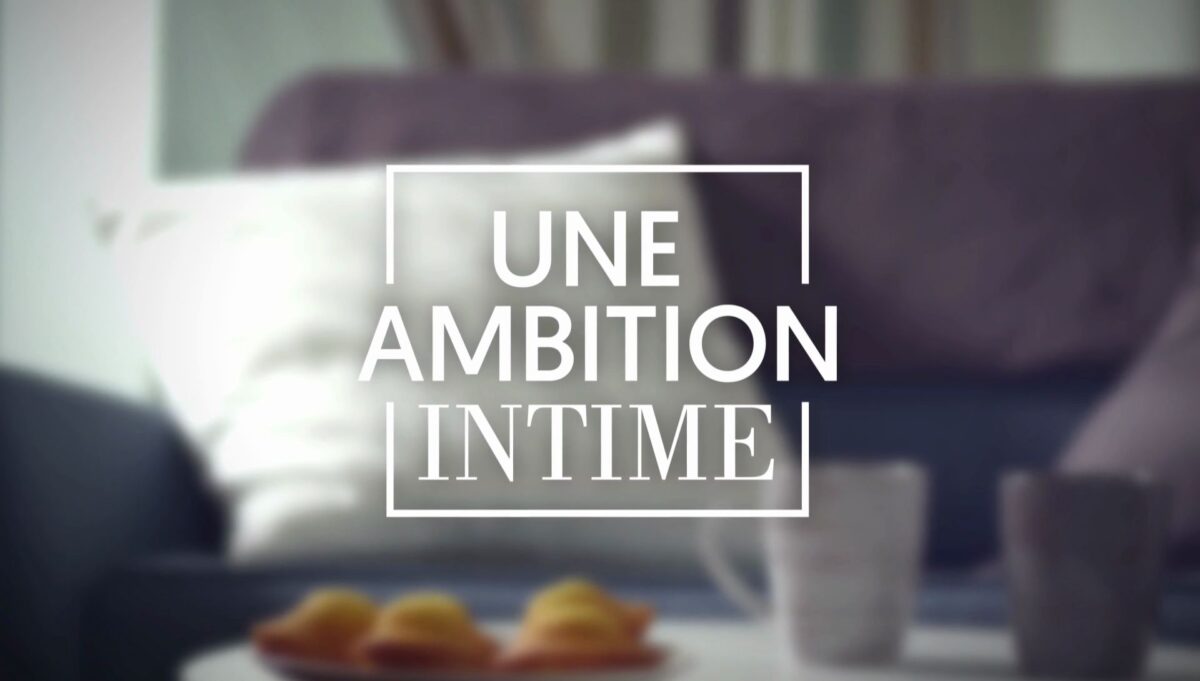 Karine Le Marchand est la présentatrice vedette de l'émission Ambition Intime, diffusée sur M6.