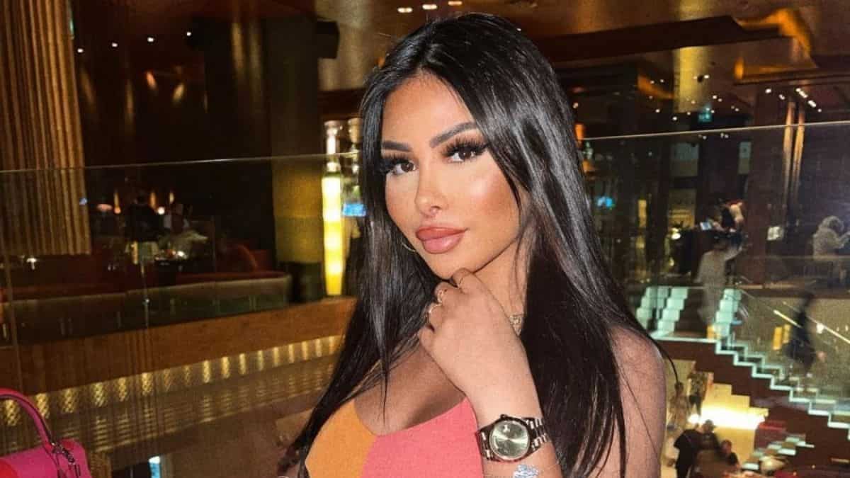 Les aventures de Maeva Ghennam à Dubaï ne cessent de surprendre ses fans.