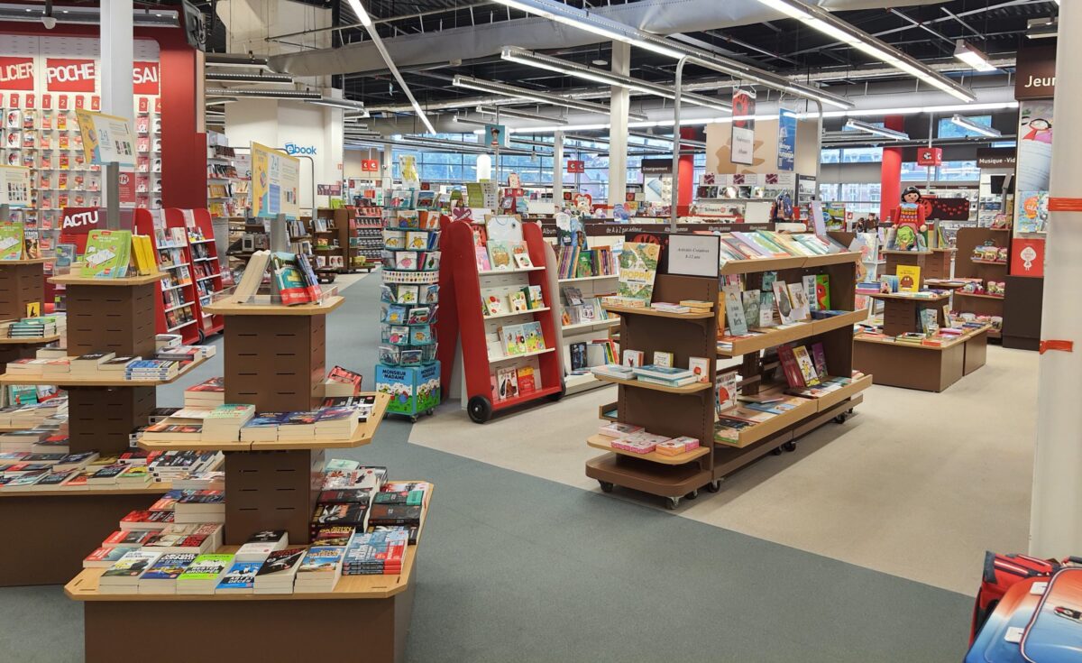 Les librairies sont contraints de rivaliser avec l'e-commerce et les livres numériques.