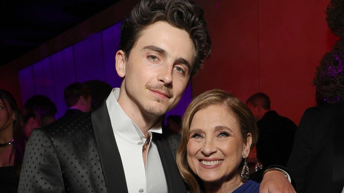 Sa mère, Nicole Fender, a eu une influence positive sur la carrière et la personnalité de Timothée Chalamet.