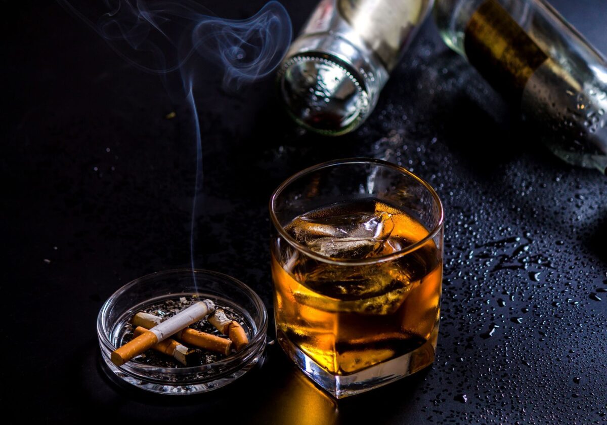 Zaz en a fini avec les cigarettes et l'alcool.